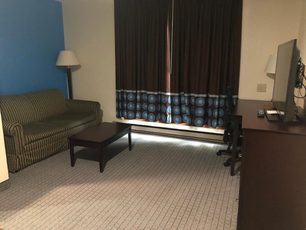 Amerivu Inn & Suites О Клер Екстериор снимка